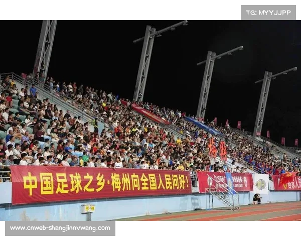 梅州客家补时连扳两球，顽强精神获赞