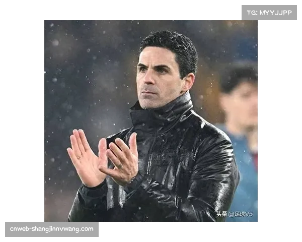 特写瞬间：终场哨响，克洛普与阿尔特塔长达一分钟的拥抱与耳语