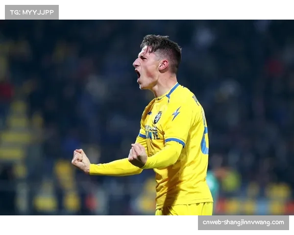 弗罗西诺内2-2战平萨索洛，拿到保级路上关键一分